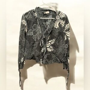 Script Floral Black and White Blouse size 18